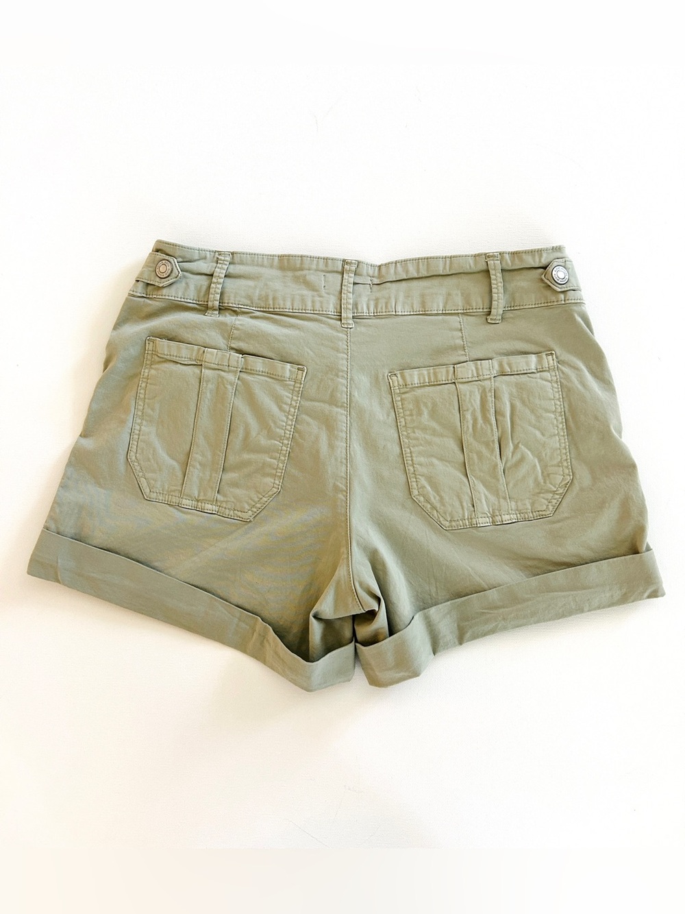 Kensie Olive Green Cuffed Shorts Size 6 | Mid Rise Casual Utility Shorts - Picture 5 of 7